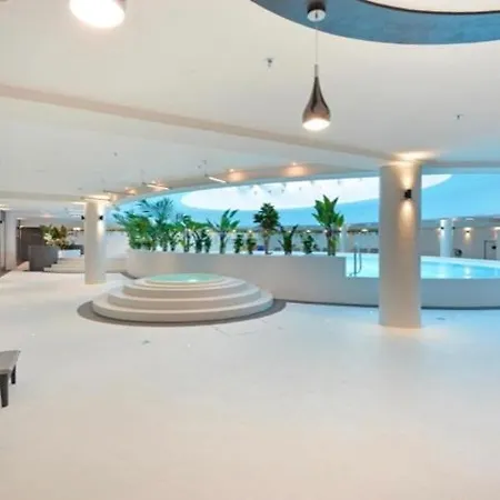 Appartement Hanza Tower 22 Pool & Jacussi
